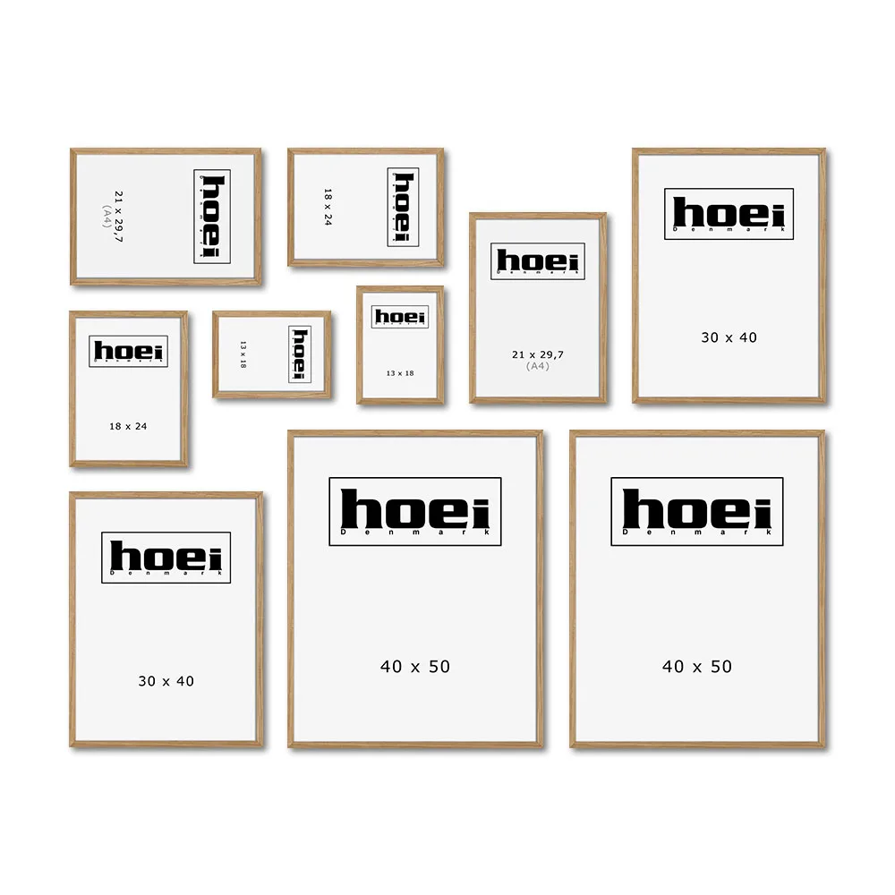 Billedvæg med 10 massive egetrærammer