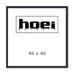 Sort kvadratisk og trendy træramme i 40x40 cm med almindelig glas.