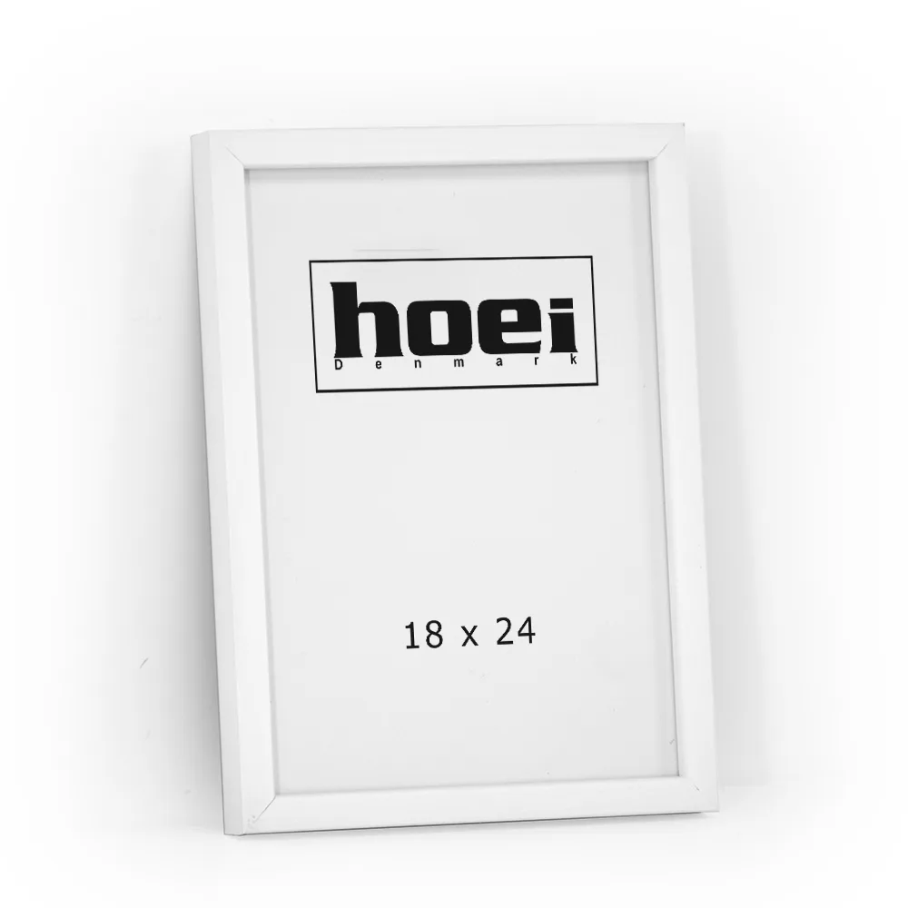 Fotoramme i 18x24 cm, hvidmalet med almindelig glas og bagstøtte