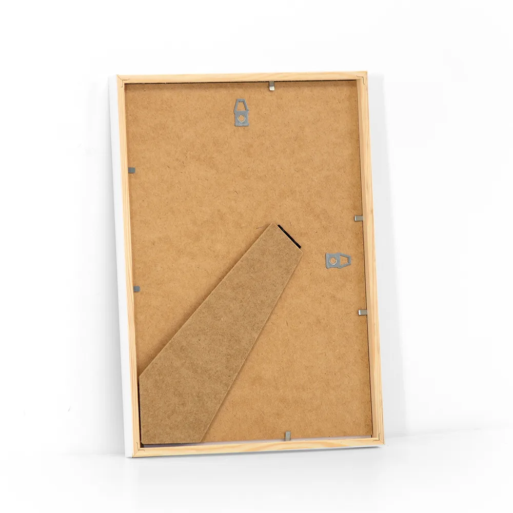 Hvid billederamme i 21x29,7 cm A4, med almindelig glas og bagstøtte