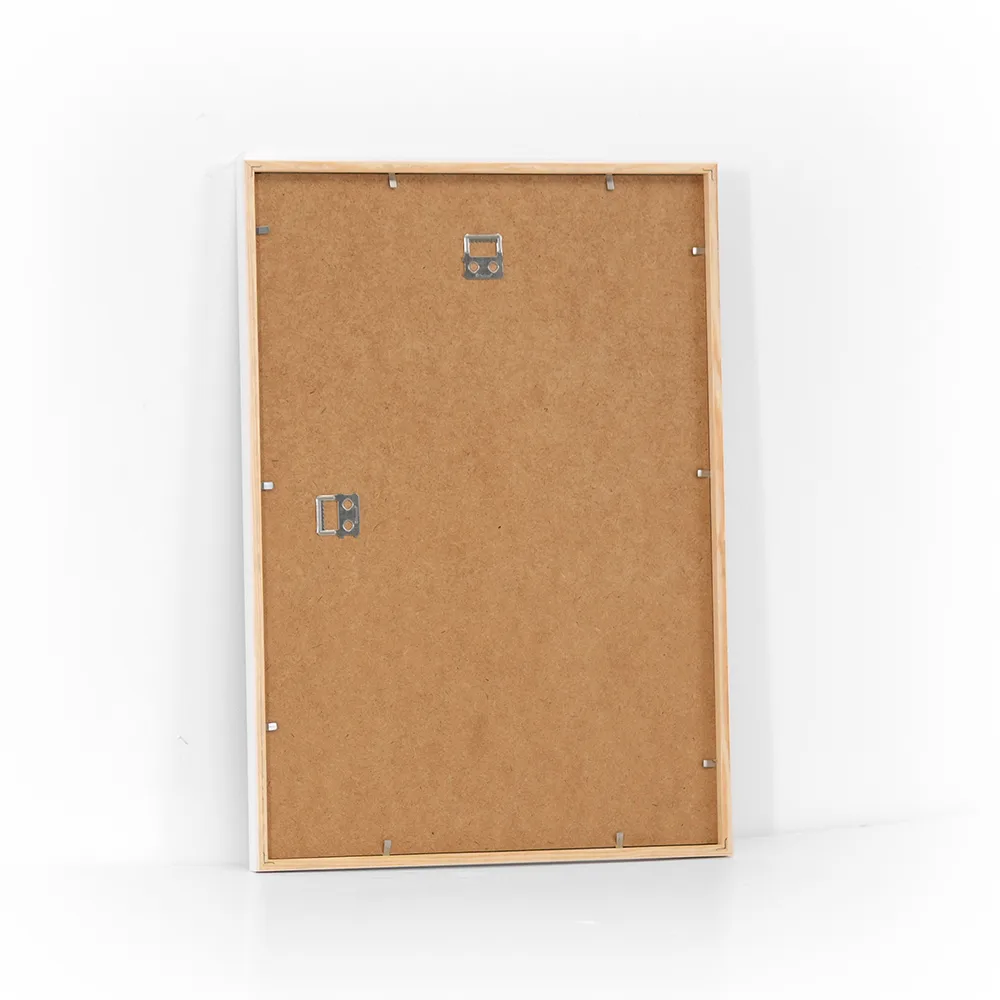 Populær hvid træramme i A3 (29,7x42 cm) med almindelig glas