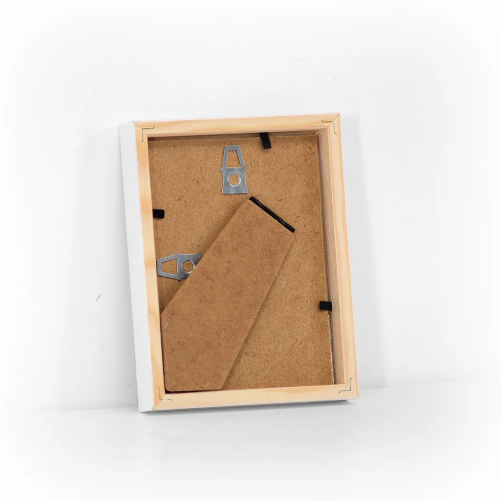 Fotoramme i 9x12 cm, hvidmalet med almindelig glas og bagstøtte