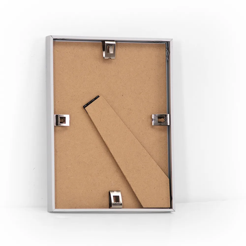 Mat sølvramme i aluminium 18x24 cm. Mat sølvramme i aluminium 18x24 cm.