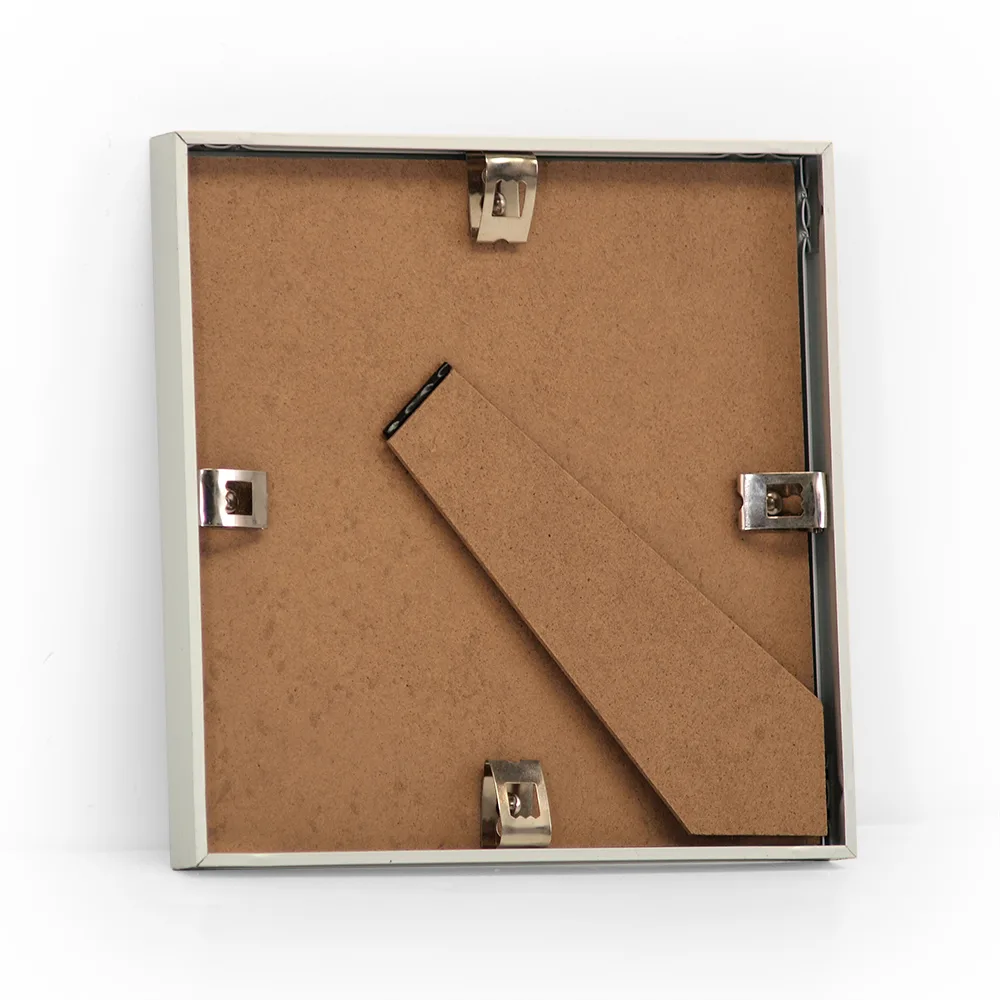 Kvadratisk mat sølvramme i aluminium 20x20 cm.