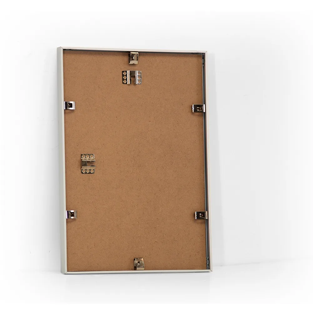 Mat sølvramme i aluminium 30x40 cm.