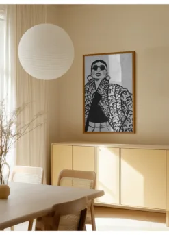 Alternative view of Chic Confidence