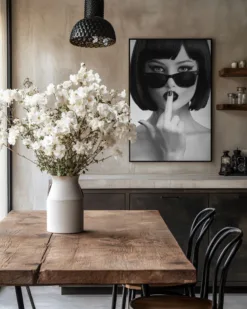 Alternative view of Kiss This