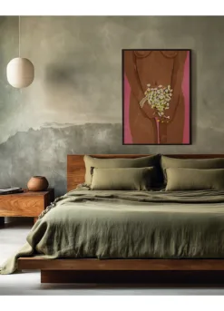 Alternative view of Wearing Floweers